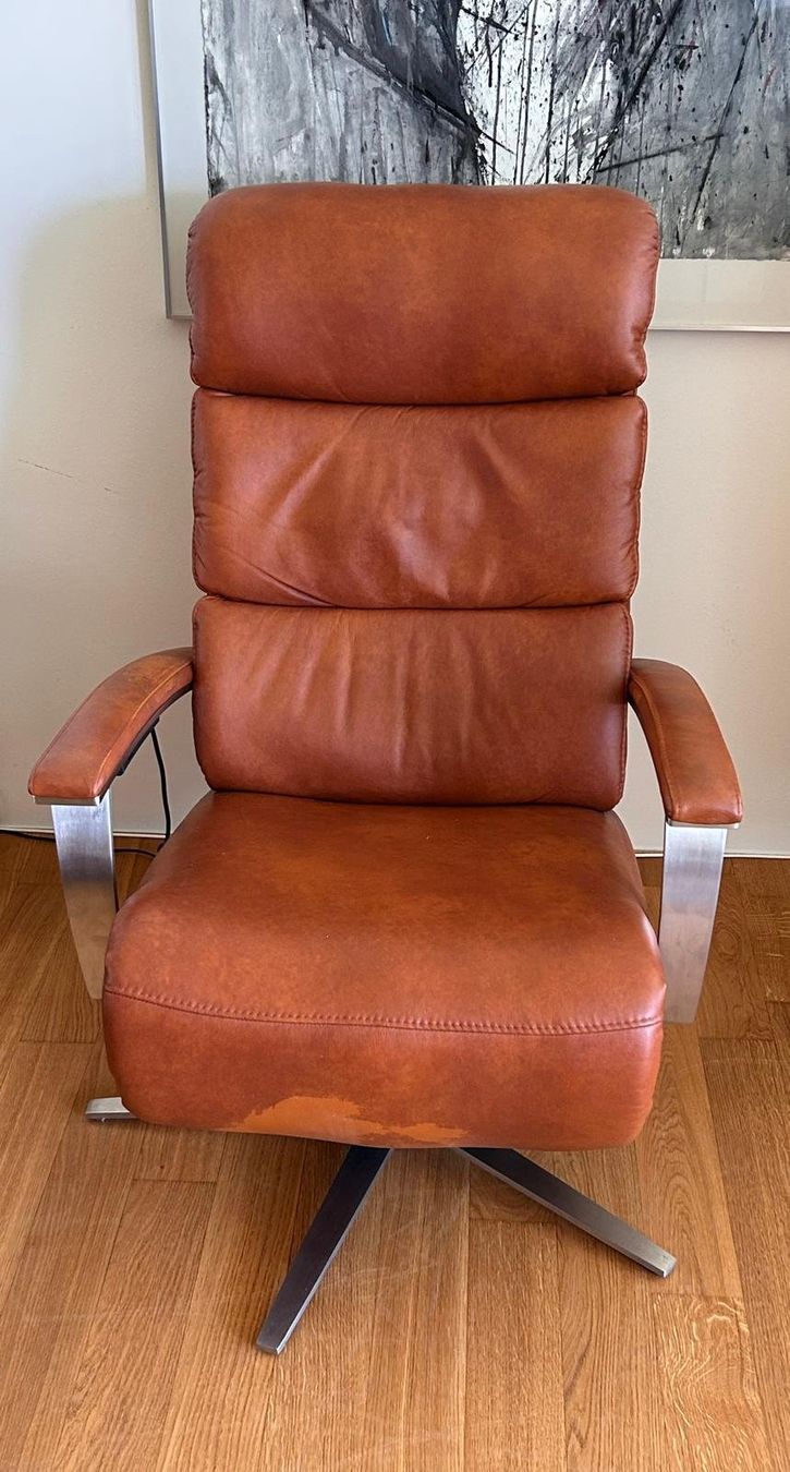 Poltrone: Relaxsessel in Leder mit 3 E-Motoren und Aufstehilfe – Usato da Zürich venduto da Modernshopping
