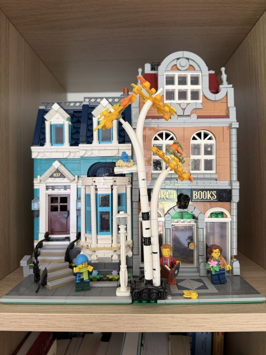 Lego Spielzeuge: LEGO Creator Expert Bookshop – Gebraucht aus Zürich von fed_l87t