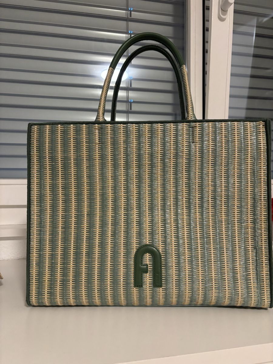 Taschen für Damen: Furla Shopper – Gebraucht aus Wettingen von pis_sa