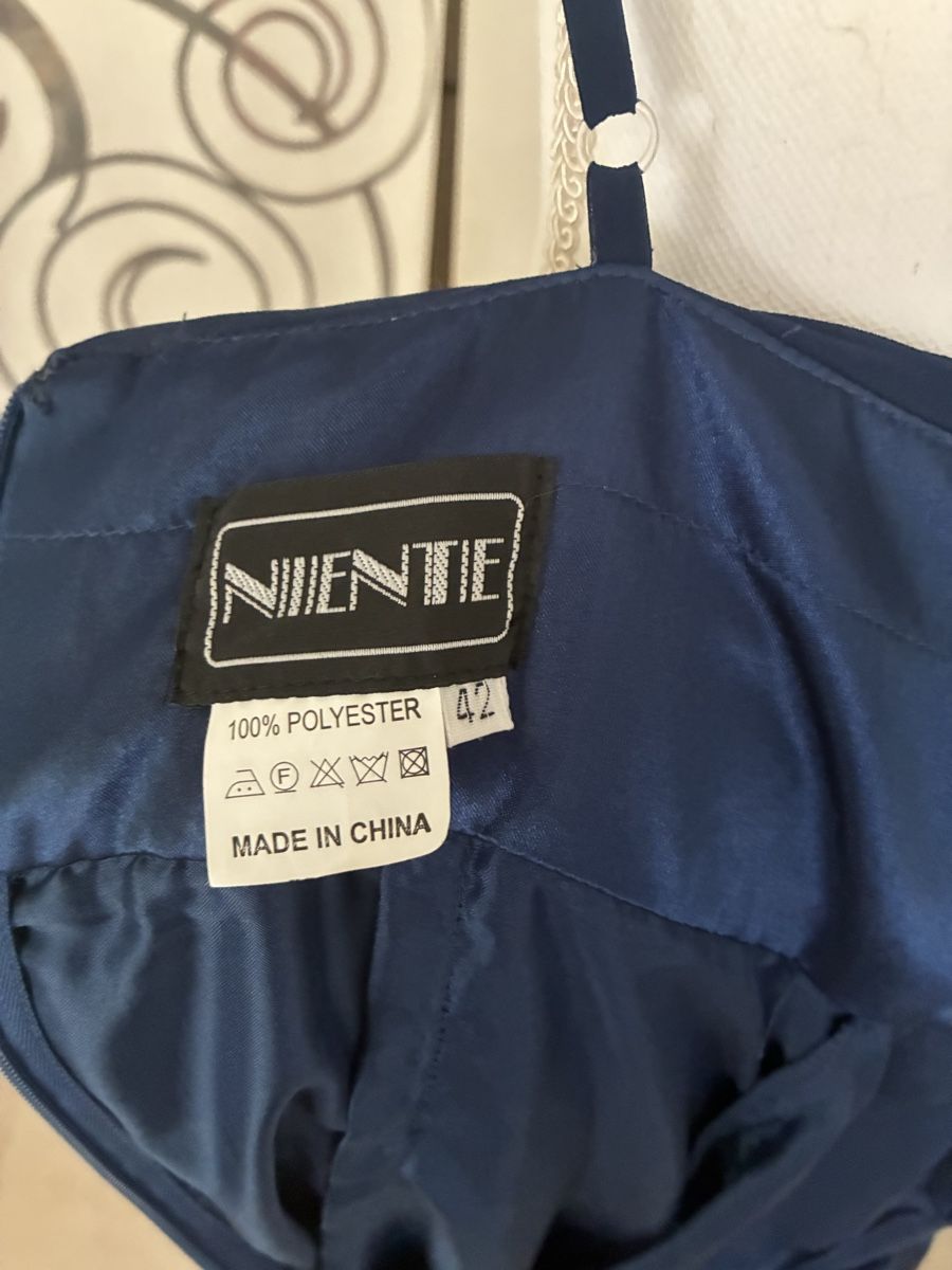 Vestiti: Festliches Kleid dunkelblau Grösse 42 mit Perlen  – Nuovo (secondo la descrizione) da Dietikon venduto da ebegab 4