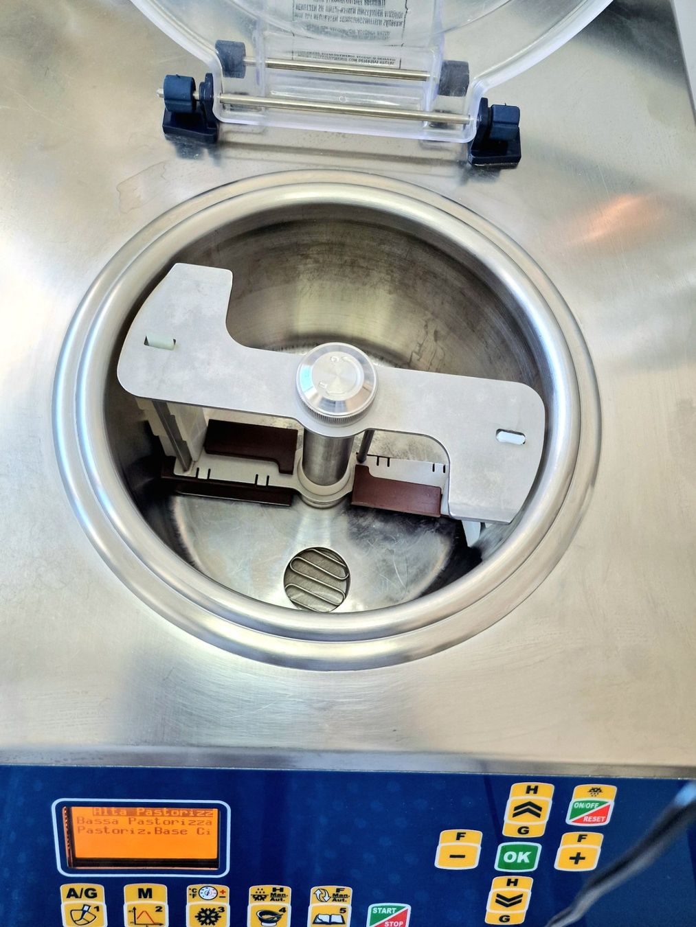 Küchengeräte: Profi Glacemaschine/Pasteurisierer/Cremekocher BatchFreezer – Gebraucht aus Gossau ZH von cephea 7