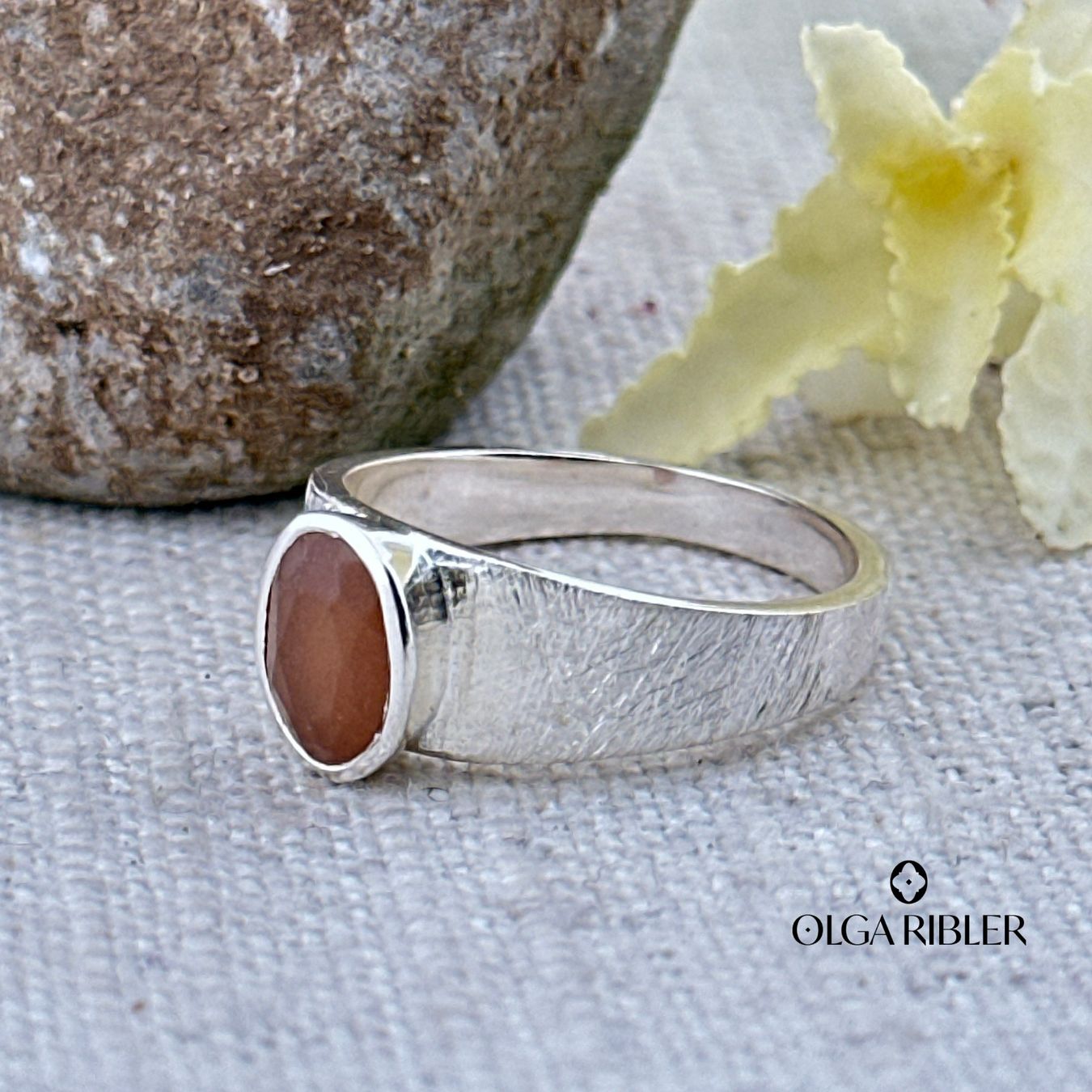 Olga Ribler Anelli: Silber Ring 925 mit Braunem Mondstein Grösse 57 – Nuovo (secondo la descrizione) da Luzern venduto da Schmuckoutlet 2