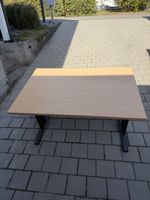 Robuster Schreibtisch 120x80cm