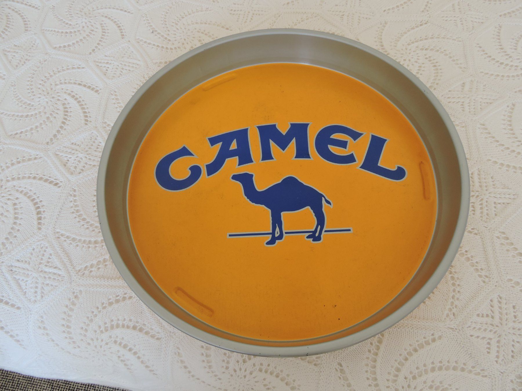 Piatti di portata: Werbe Serviertableau Camel Camel Zigaretten – Usato da Burgdorf venduto da rosashop54 1