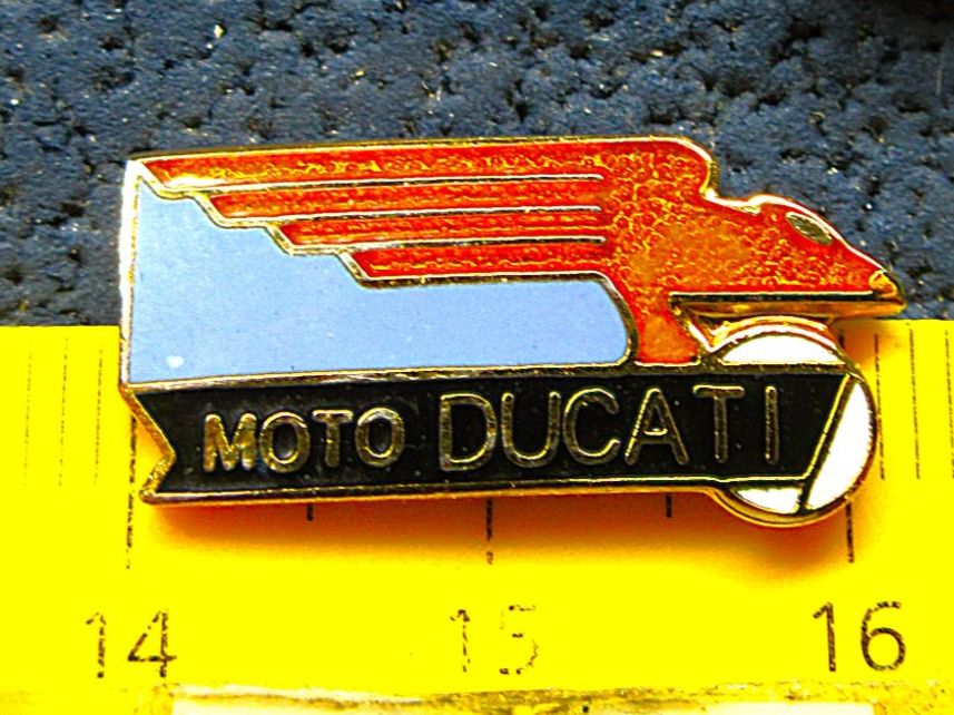 Ducati Placchette & Badge: DUCATI MOTO LOGO SCHMUCK-PIN ENAMEL MIT SECURITY-CLIP – Usato da Ettingen venduto da Hausi4711 1
