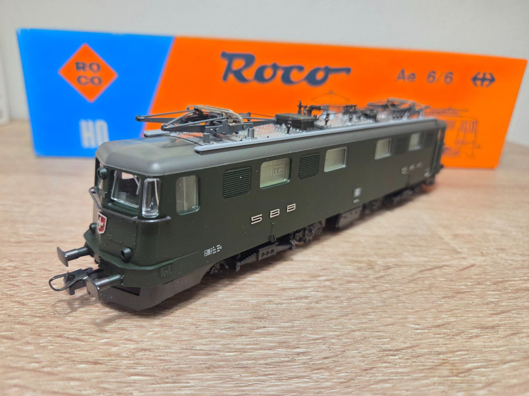 Roco Modellini di ferrovie: Roco 43535 E-Lok Ae 6/6 SBB H0 (1) – Usato da St-Aubin-Sauges venduto da Lo_Go 2