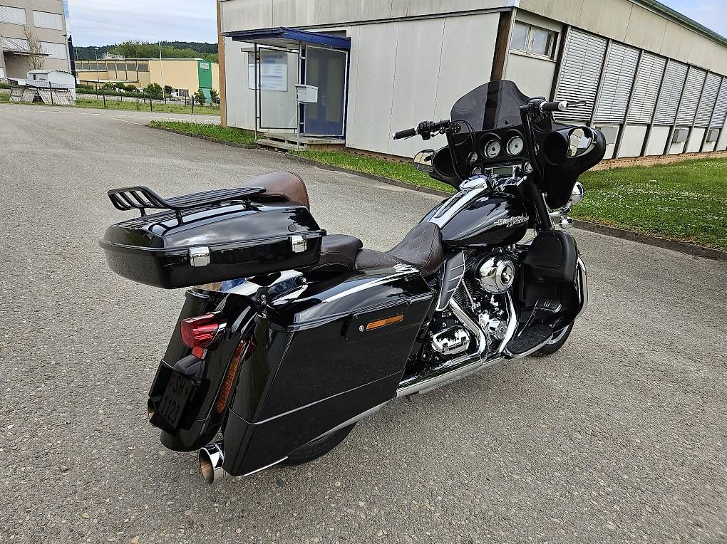 Harley-Davidson Touring: Harley Davidson FLHX Street Glide – Usato da Beringen venduto da Oliator 4