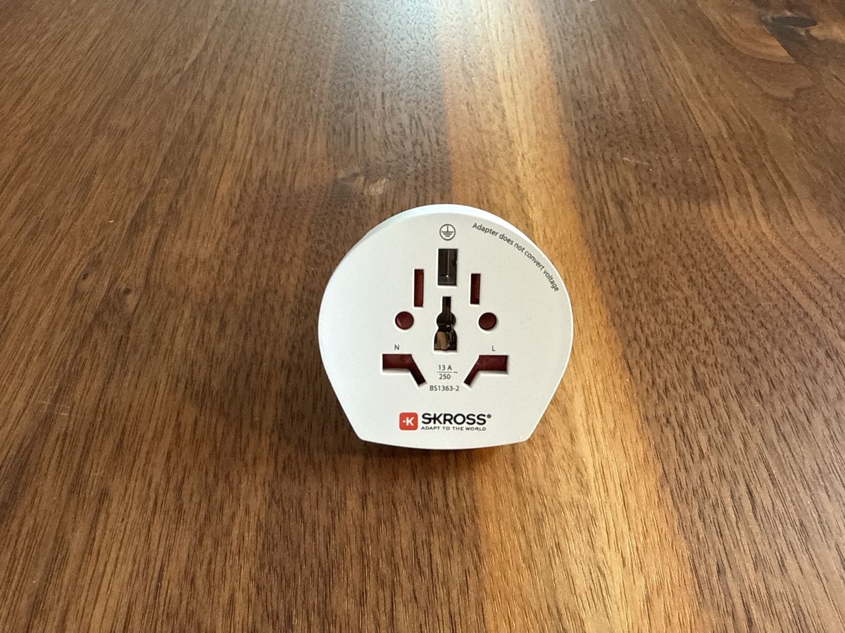 SKROSS Unità & Adattatore: SKROSS Reiseadapter Universal 13A 250V – Usato da Bern venduto da 4KSzxrEjtKm 1
