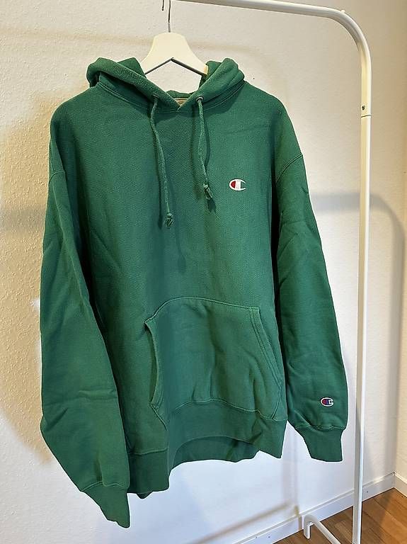 Maglioni & Felpe: Champion Hoodie – Usato da Binningen venduto da Ramon_01