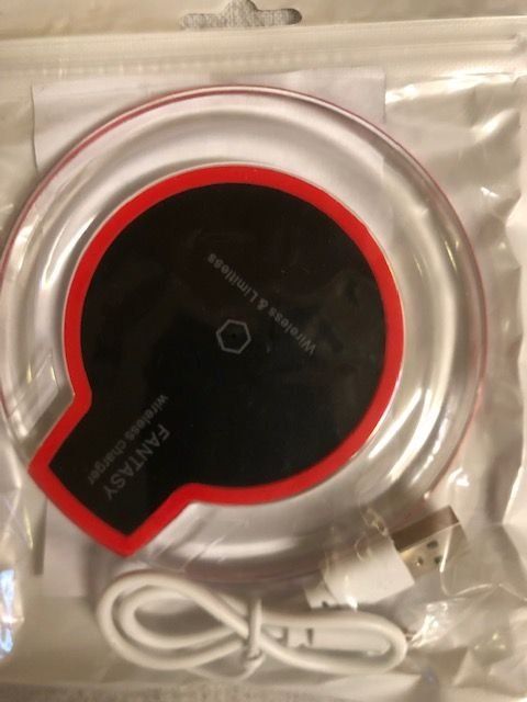Caricabatterie: Wireless Charger Ladestation FANTASY NEU – Nuovo e nell'imballaggio originale da Bern venduto da Fireblades 2