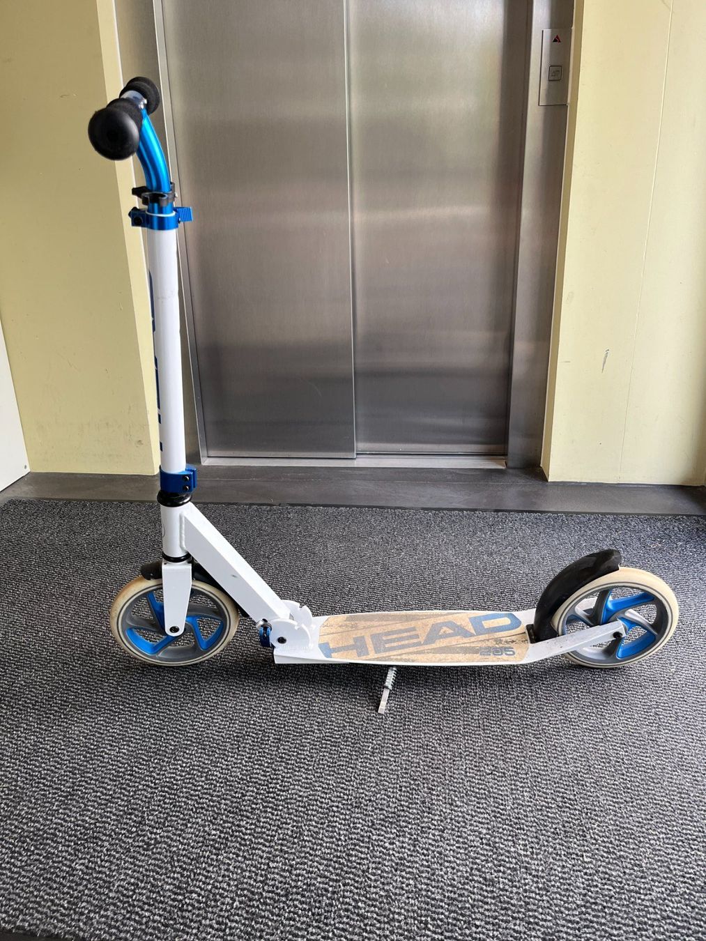 Kickboard: HEAD Scooter blau-weiss – Usato da Elgg venduto da trsa84 1