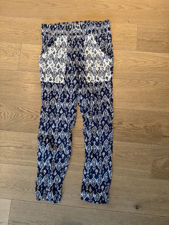 Rhythm Sommerhose, Grösse 36, blau/weiss gemustert, neuwerti