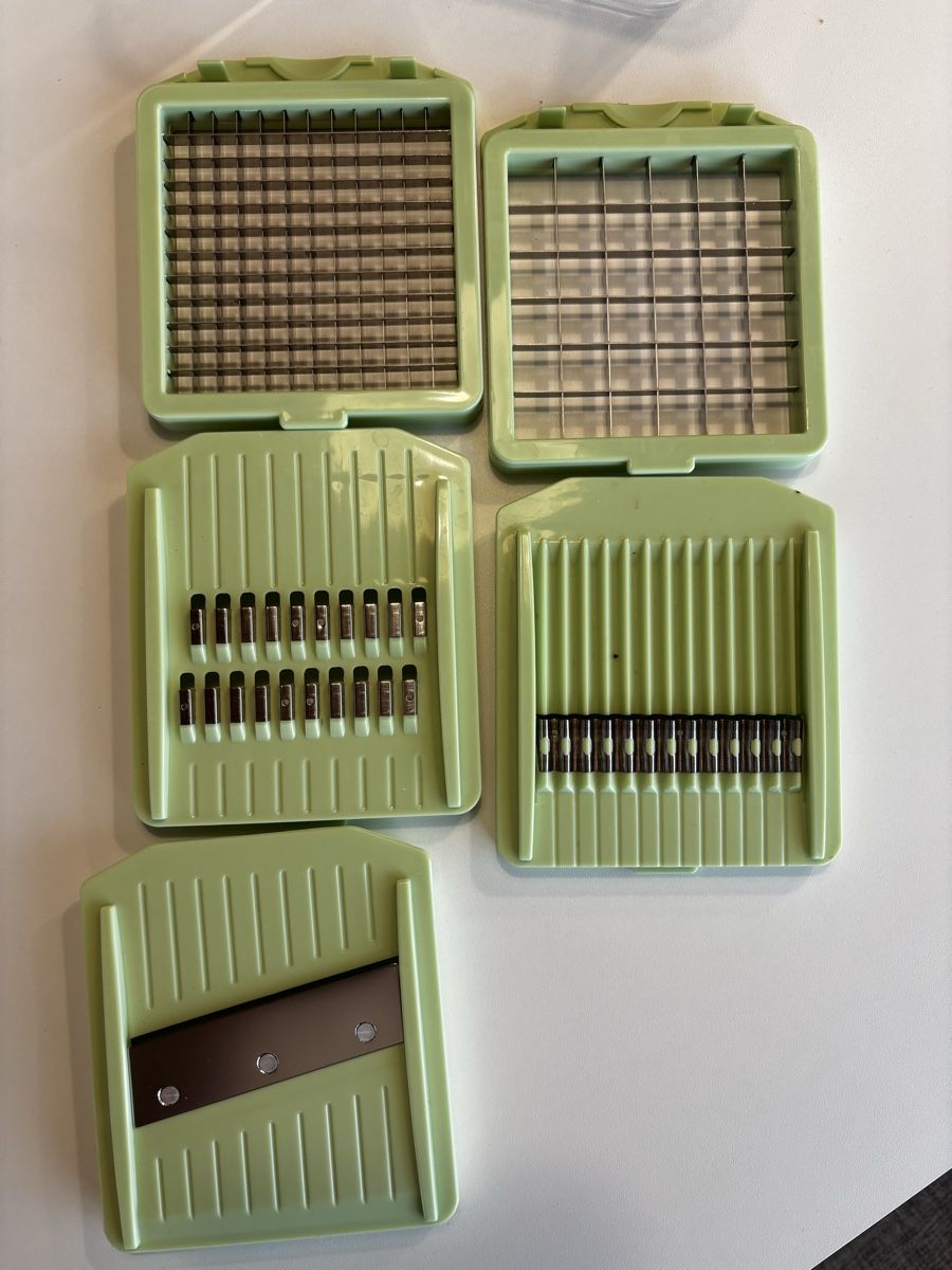 Betty Bossi Elettrodomestici da cucina: Betty Bossi Gemüseschneider-Set – Usato da Schwerzenbach venduto da herzankerkreuz 1