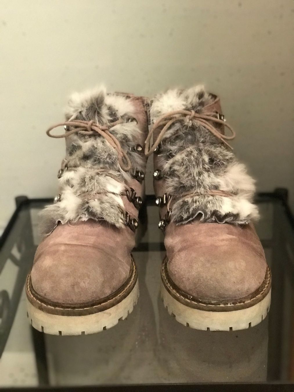 Scarpe da donna: Bottine beige à fourrure – Usato da La Croix (Lutry) venduto da fashionclub01
