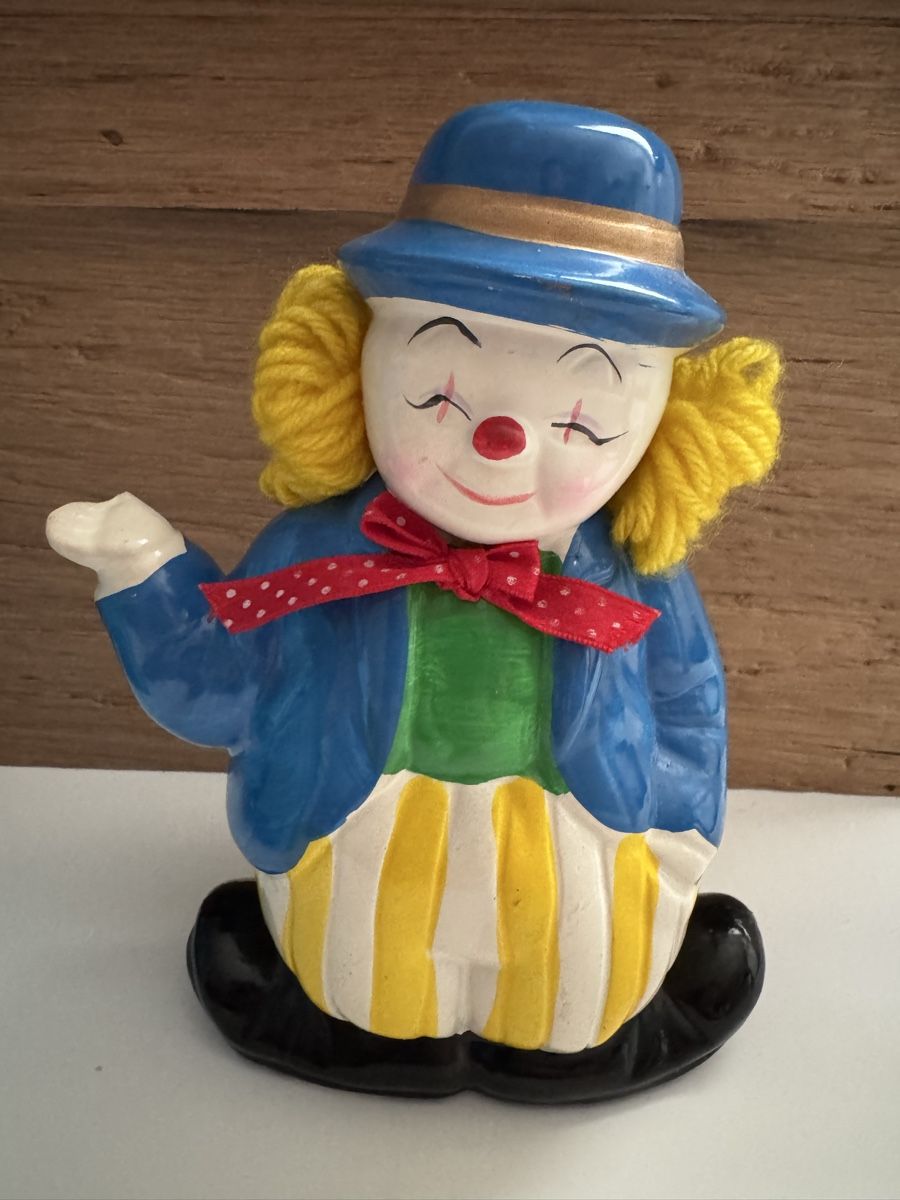 Salvadanai: Süsse Clown Spardose Keramik Figur – Usato da Winkel venduto da Schorley