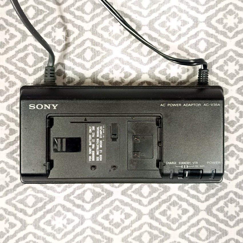 Sony Videocamere: Sony Videokamera VideoHI8 CCD-V701E – Difettoso da Münsingen venduto da The_1483 4