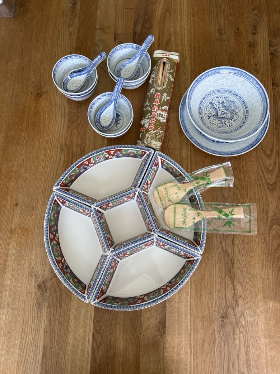 Set di piatti: Asiatisches Geschirr Set – Usato da Weinfelden venduto da Tursus