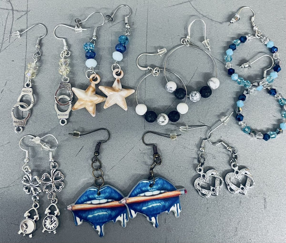 Orecchini pendenti & Orecchini a lobo: 7Paar  Ohrringe, Modeschmuck, Neu – Nuovo e nell'imballaggio originale da Au ZH venduto da Jaggy4