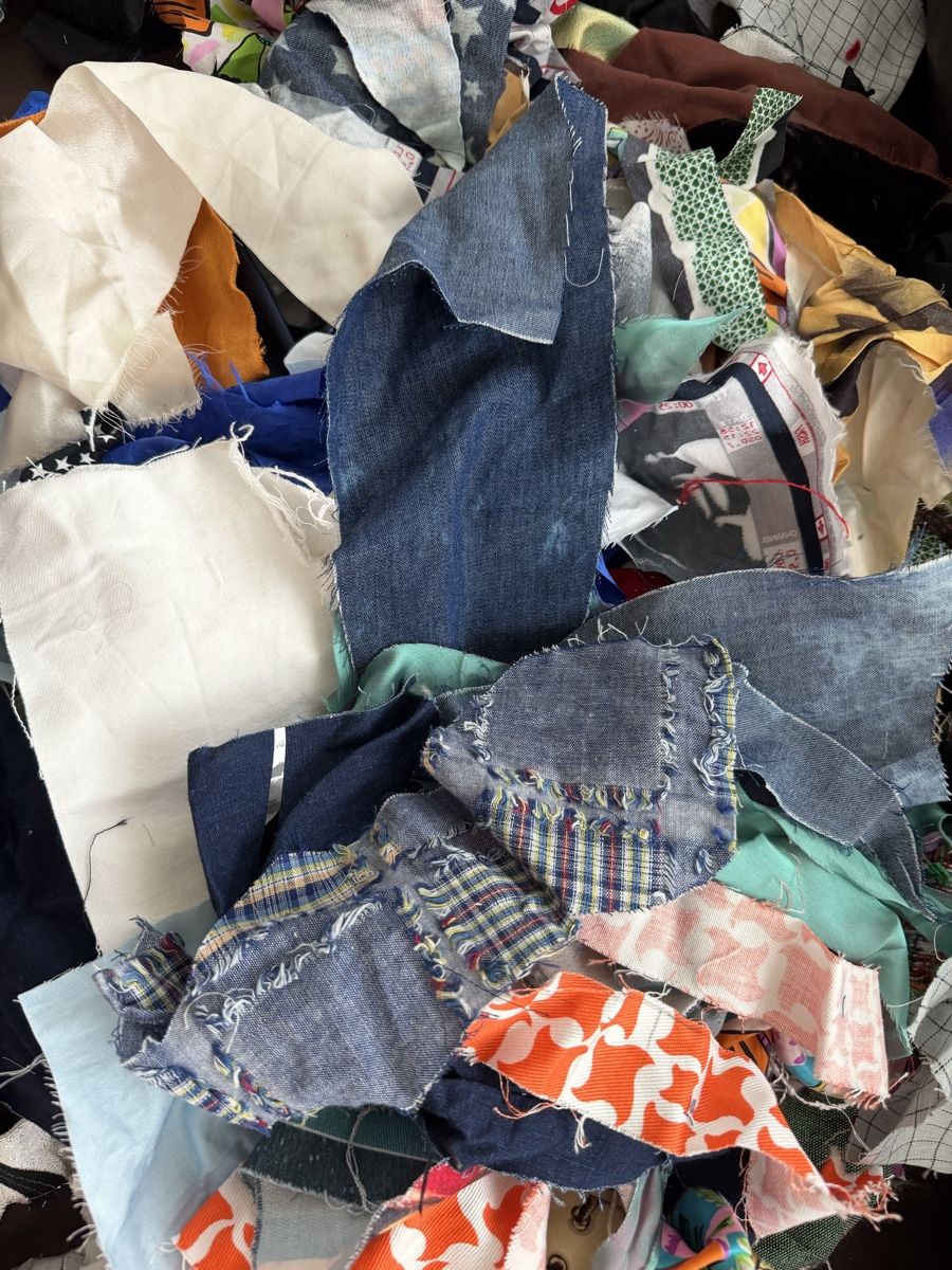 Tessuti: Stoffreste-Sack: kunterbunt, ideal für Patchwork + Basteln! – Nuovo (secondo la descrizione) da Winterthur venduto da tat_ky5h 8