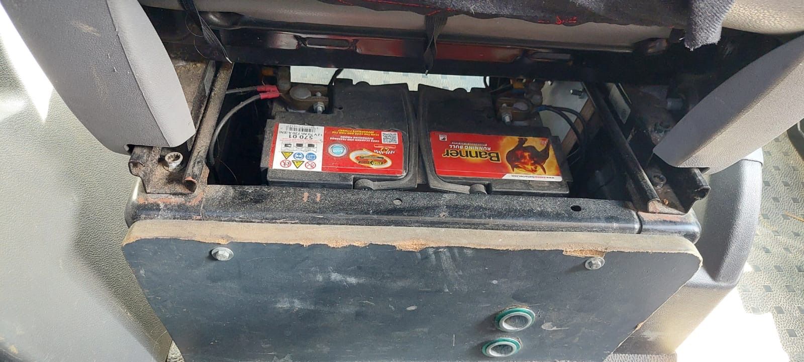 VW Automobili: VW T5 Transporter langer Radstand 8 Plätze – Usato da Zweisimmen venduto da Nicu83 8