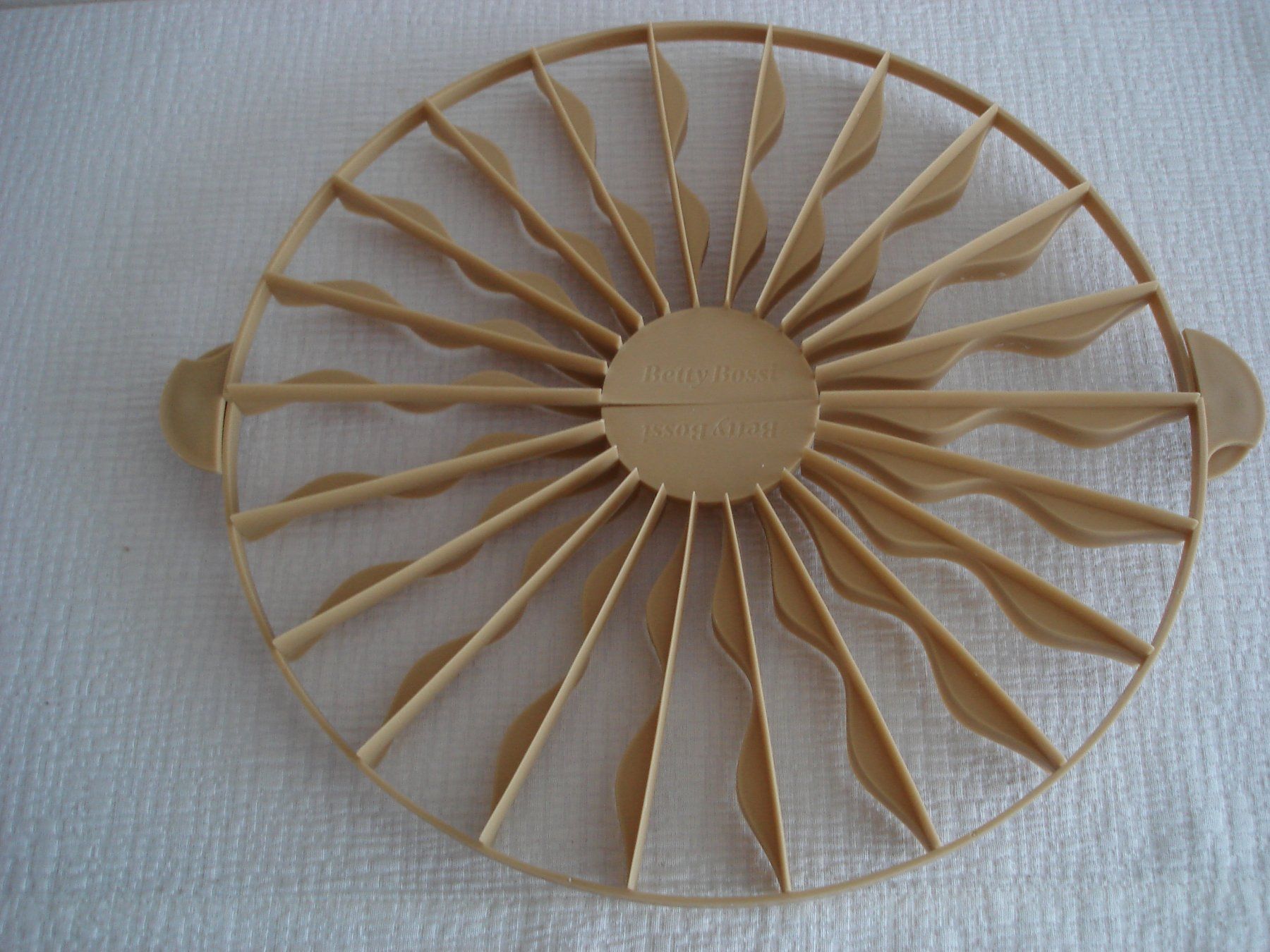 Betty Bossi Teglie da forno: Betty Bossi Ausstechform/Backform Apéro-Sonne, 36 cm – Usato da Regensdorf venduto da anna059 2