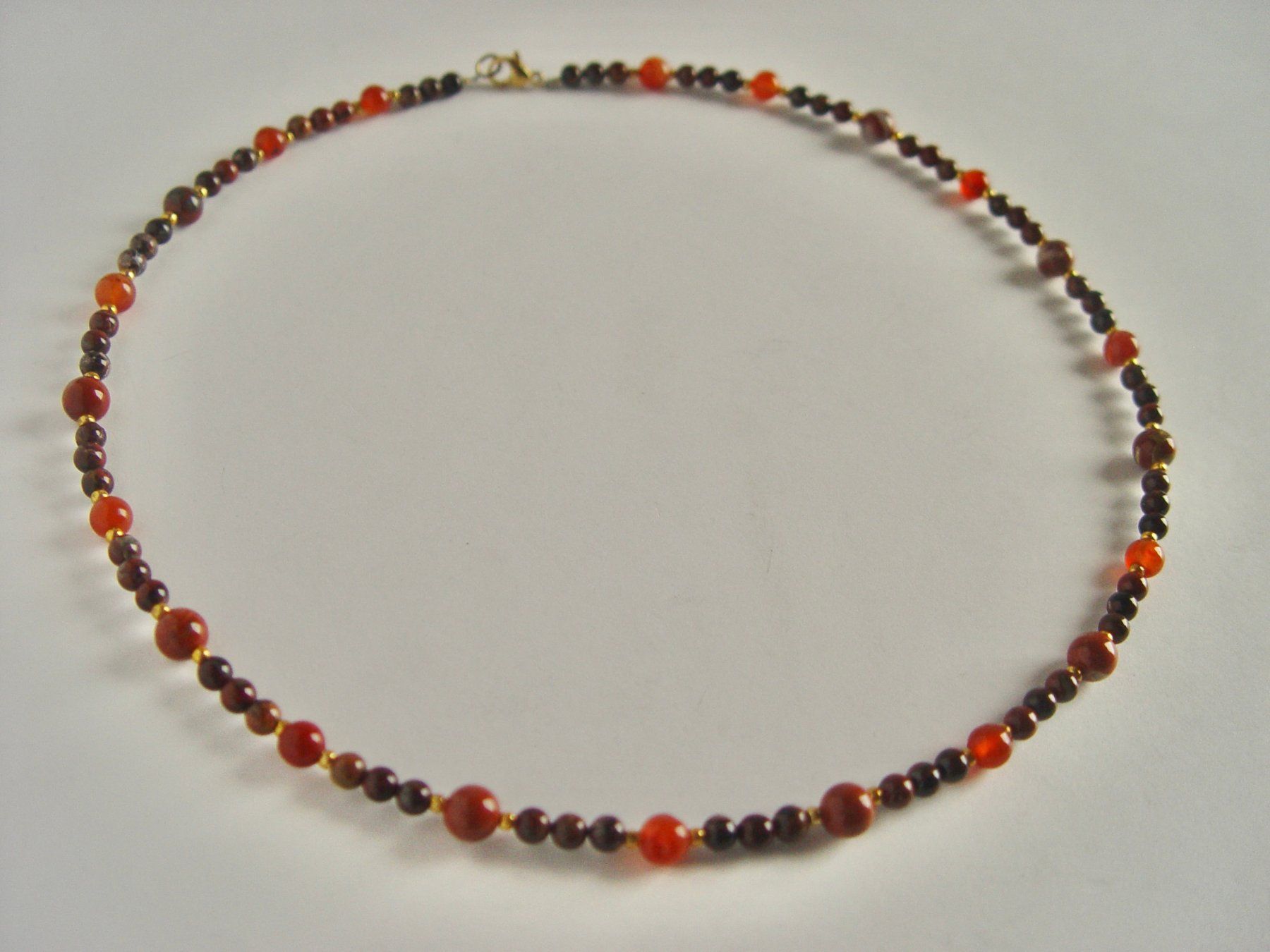 Catenine: Collier aus Jaspis und Karneol – Usato da Henggart venduto da gernli