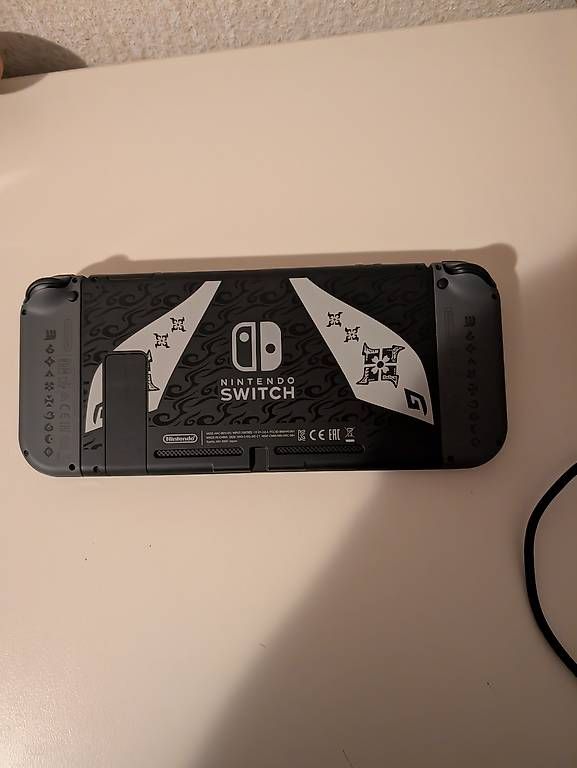 Console: Nintendo Switch: Monster Rise edition – Usato da Schliern b. Köniz venduto da car_hlq2
