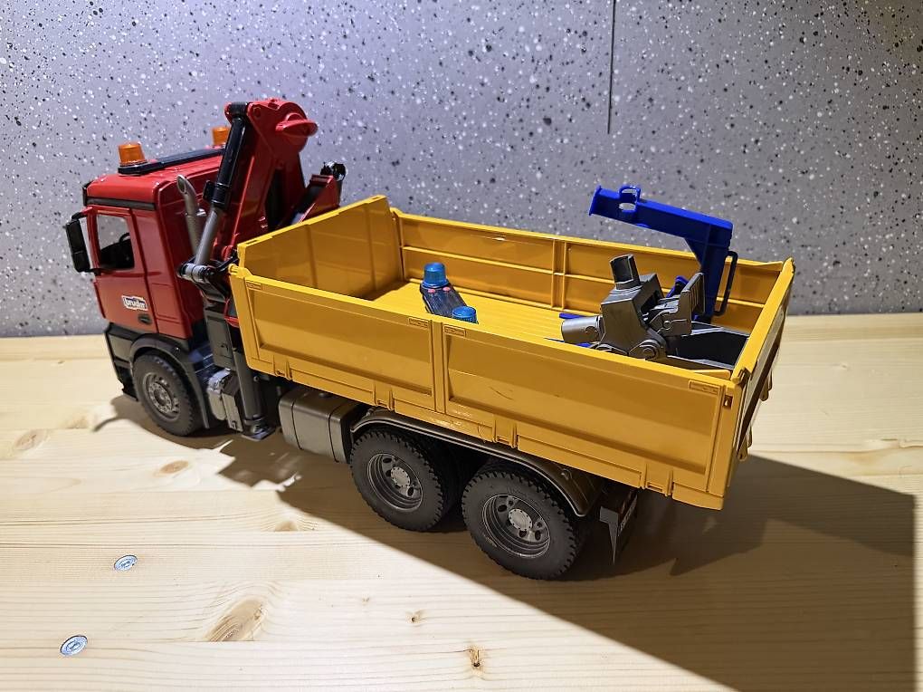 Jouets: BRUDER - LKW Kipper mit Kran – D'occasion à Seewen (SZ) par manuelit0 3