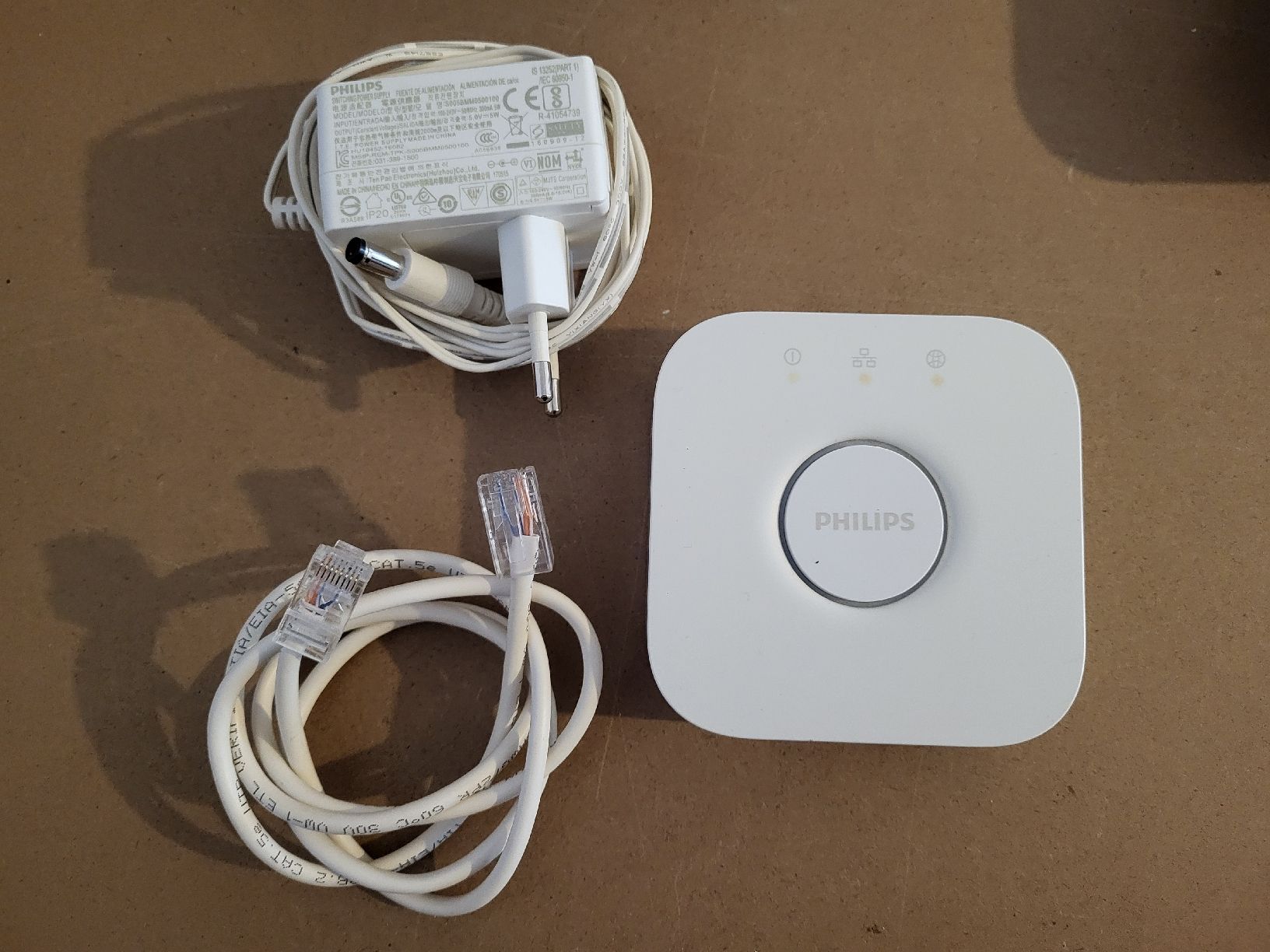 Philips Modem & Router: Philips Hue Bridge 2.1  guter Zustand – Usato da Riniken venduto da Melanie910