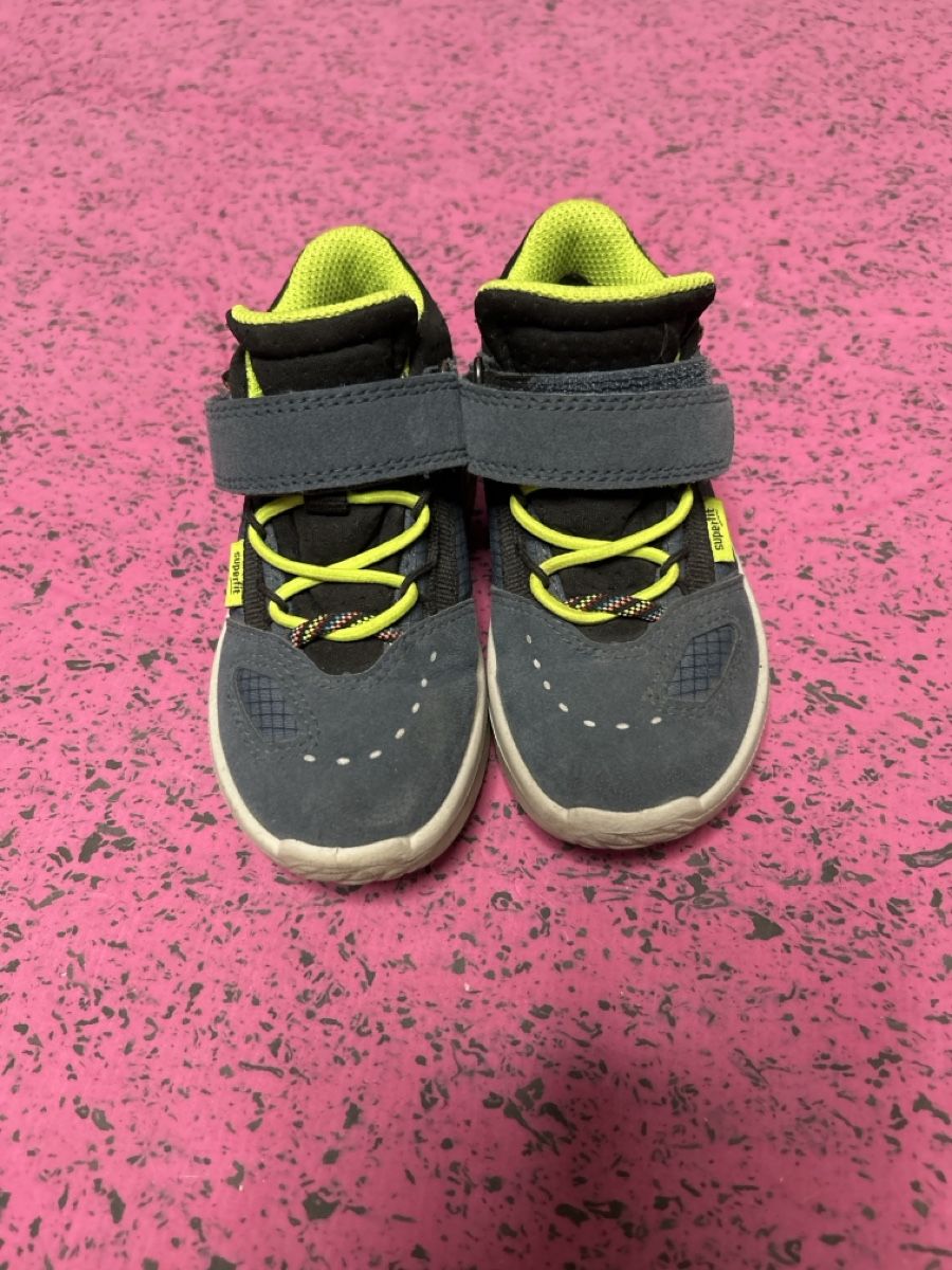 Superfit Chaussures garçon: Kinderschuhe superfit Grösse 25 – D'occasion à Uznach par nerkic 1