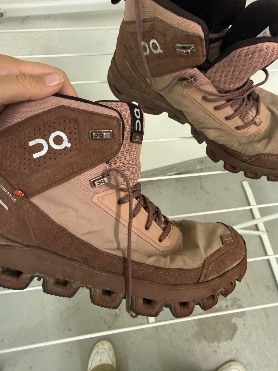 On Scarpe da donna: On Wanderschuhe  – Usato da Zürich venduto da car_bd57 2