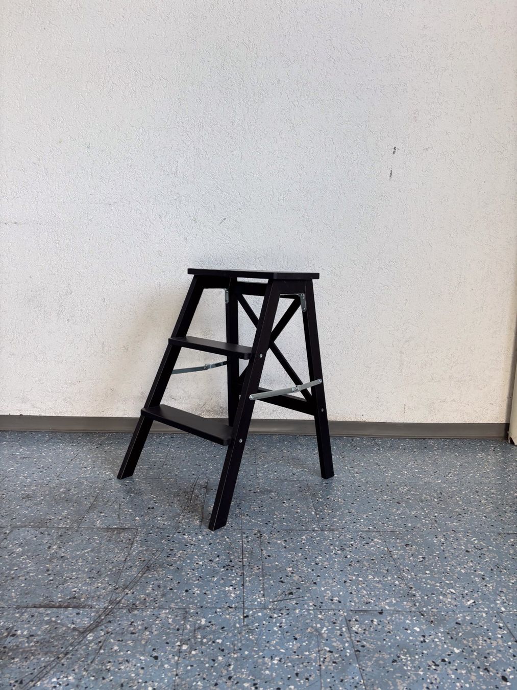 Ikea Hocker: Praktischer Tritthocker Schwarz, BEKVÄM – Neu (gemäss Beschreibung) aus Kriessern von rene1987 1