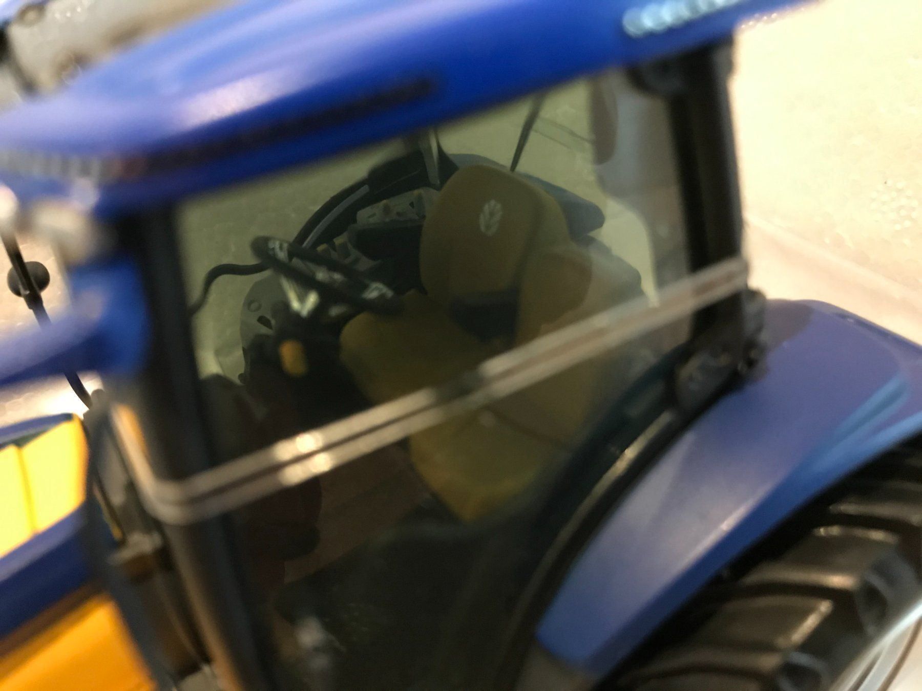 New Holland Trattori: New Holland Hydrogen – Nuovo e nell'imballaggio originale da Kreuzlingen venduto da Stefan1150 2