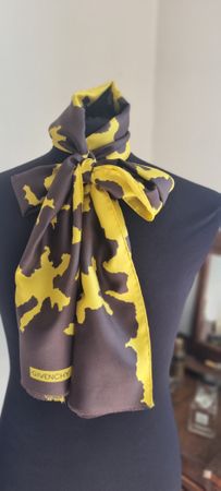 GIVENCHY Foulard rectangulaire femme