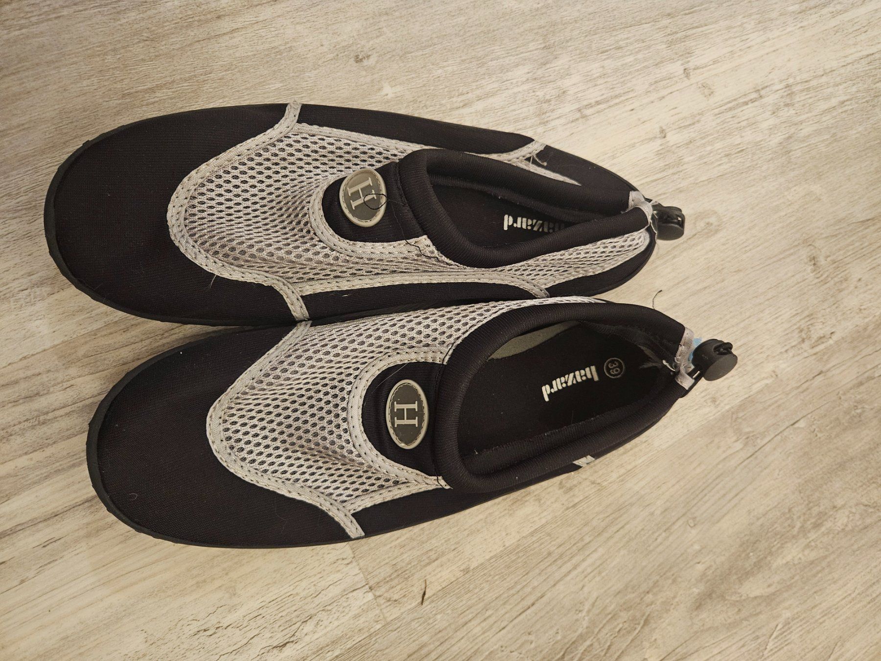 Herrenschuhe: Badeschuhe Grösse 39 schwarz neuwertig – Gebraucht aus Embrach von Lilly2021