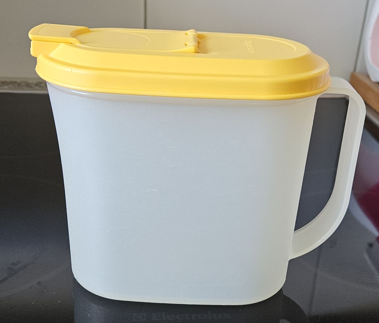 Tupperware Contenitori & Simili: Milchkrug 1l  – Usato da Hasle b. Burgdorf venduto da buddle32