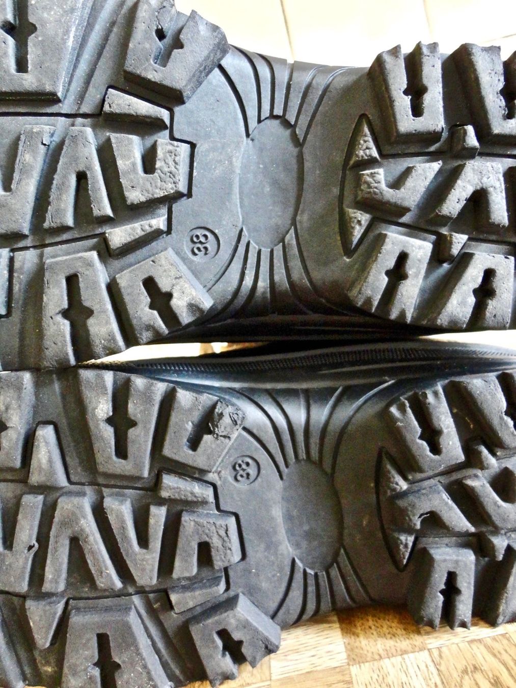 Kamik Damenschuhe: Kamik Winterstiefel / - Boots Gr.  38 – Defekt aus Dottikon von Facehugger2012 6
