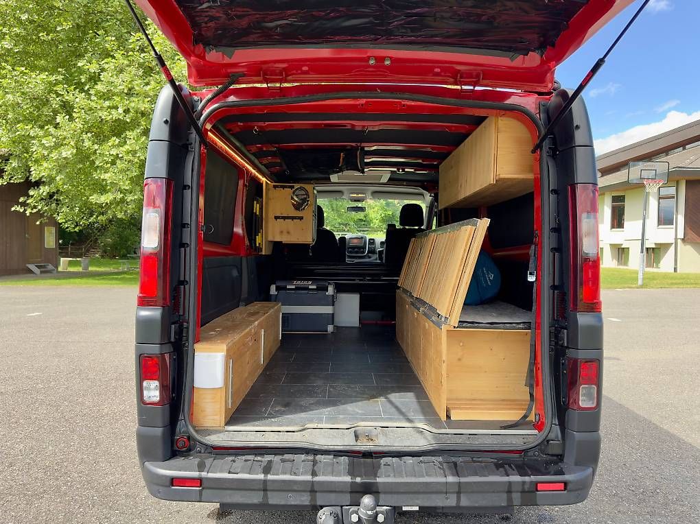 Veicoli da campeggio: Renault Trafic L2H1 Camper & Renntransporter – Usato da Wichtrach venduto da plaeve_7 4