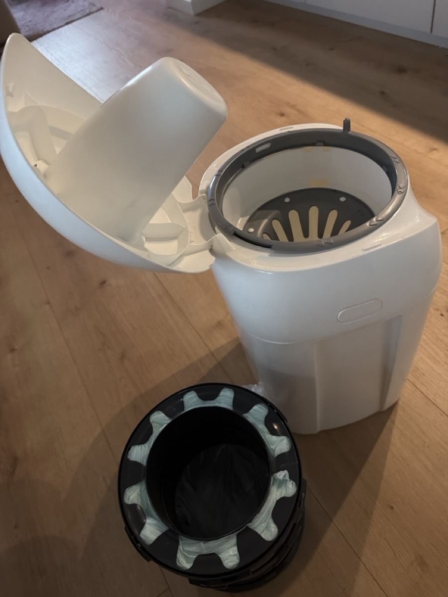 Tommee Tippee Cestini per rifiuti: Tommee Tippee Sangenic Windeleimer + 4 Beutel – Nuovo (secondo la descrizione) da Schleitheim venduto da ptksz 3