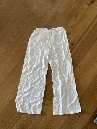 White flowy pants
