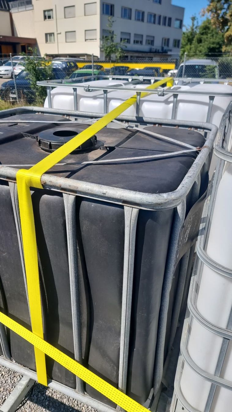 Abreuvoirs & Auges: 2 IBC Wassertank 1000l Wasserbehälter Regenwassertank – D'occasion à Wettingen par ray_boccia 4