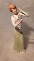 Porzellanfigur Dame mit Spiegel