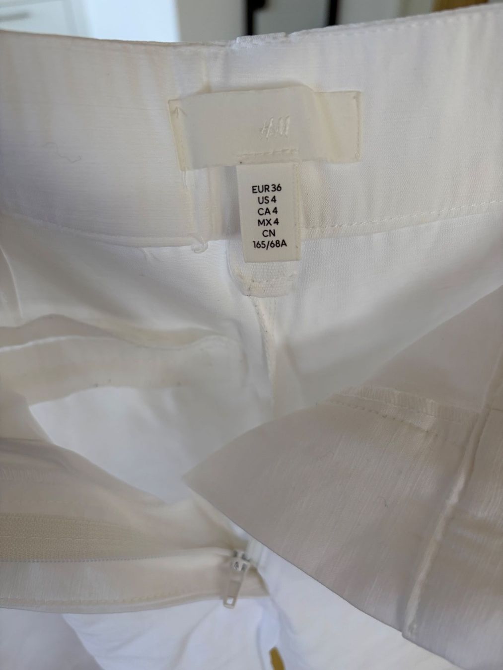 H&M Pantaloni: H&M Shorts Gr S – Usato da Baar venduto da ViennaG 4
