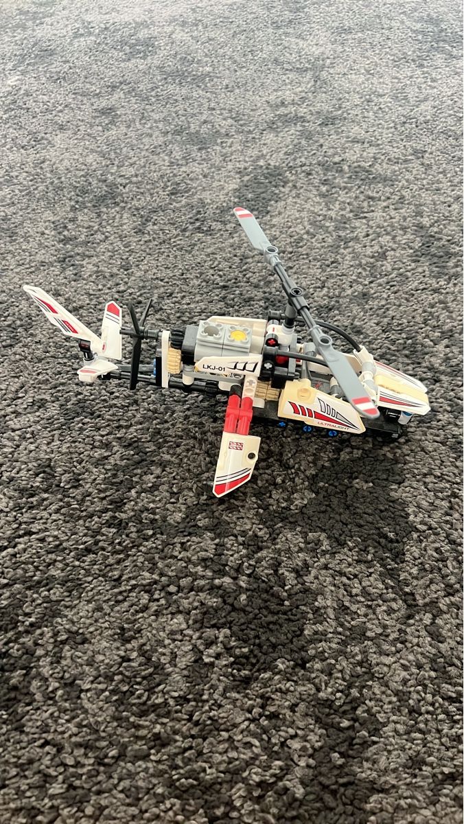 Lego Spielzeuge: Lego Technic Helicopter White Grey Red – Neu und originalverpackt aus Coppet von Cool0123
