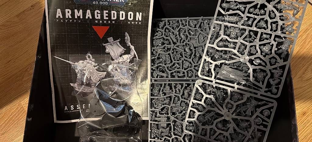 Modellbausätze & Standmodelle: Warhammer Armageddon Space Marine Hälfte – Gebraucht aus Ostermundigen von Sectaurum