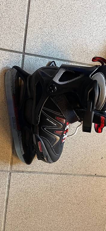Pattini da ghiaccio: Patin à glace Comet XT de Rollerblade  taille réglable 29-34 – Usato da Sonceboz-Sombeval venduto da msap