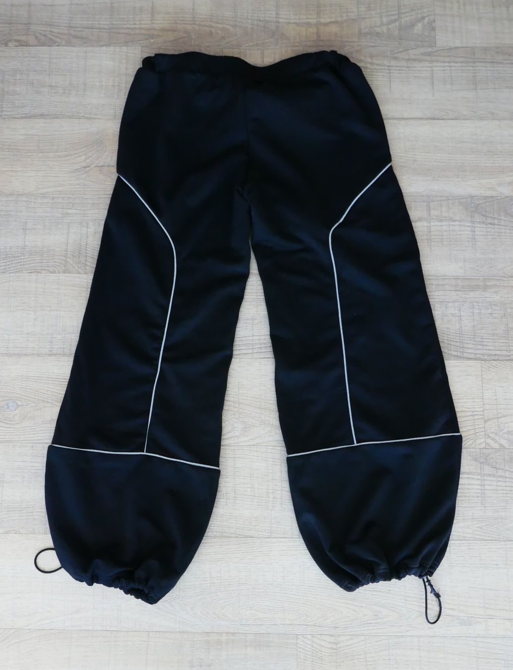 Shein Pantaloni: Hose, Trainerhose, Freizeithose von SHEIN, schwarz, Gr. S – Usato da Port venduto da uzuku 3