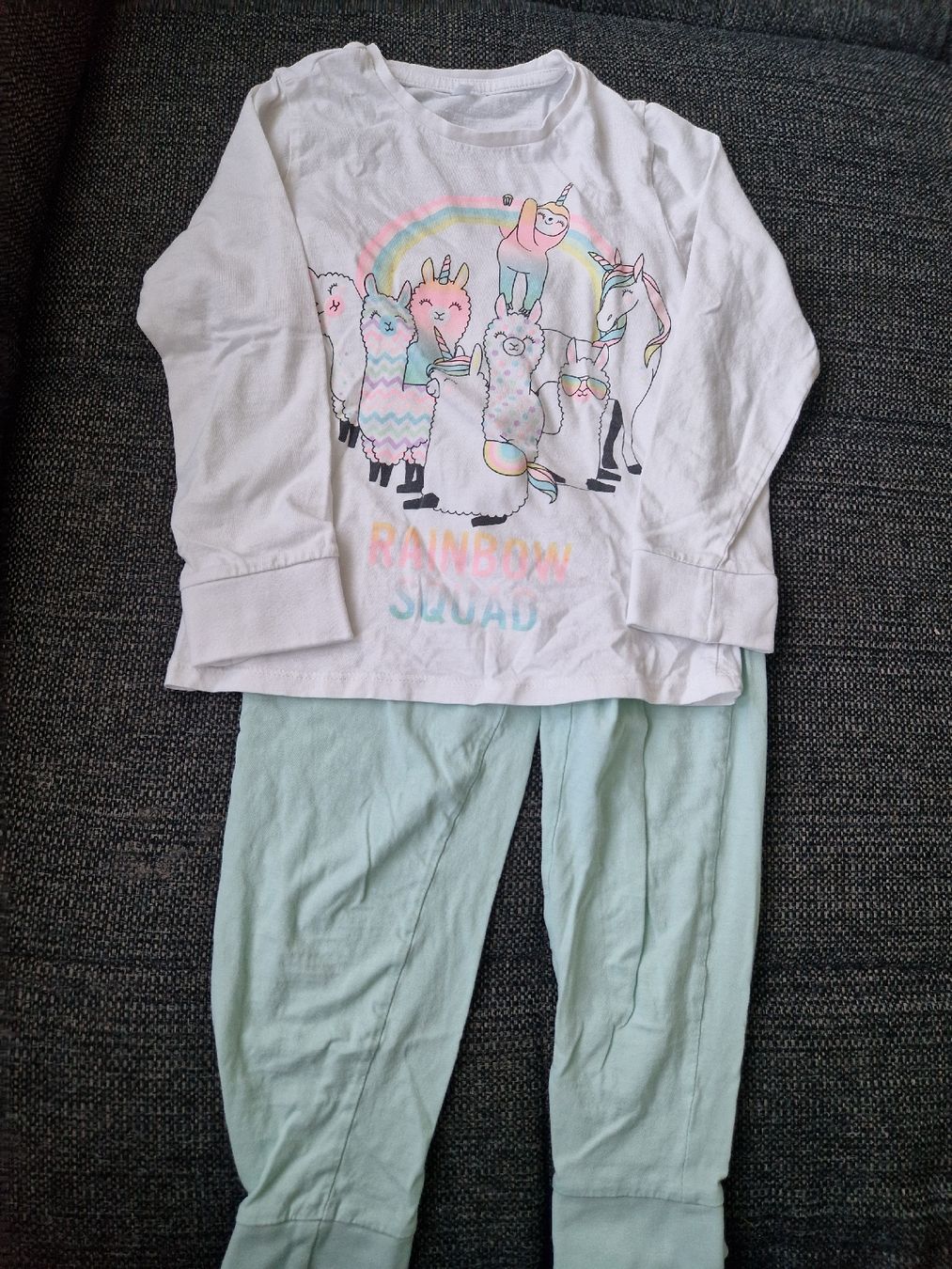 Pyjamas: C&A Pyjama Gr 128 – D'occasion à Zollikerberg par nmonika
