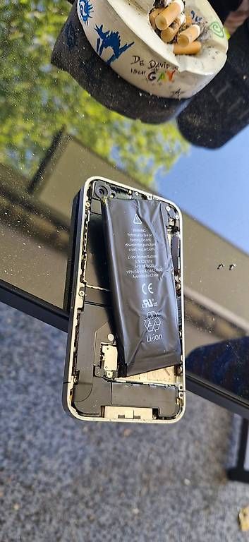 Apple Telefoni cellulari / Smartphones: Iphone 4 – Usato da Felben-Wellhausen venduto da Vollpfoschta 3
