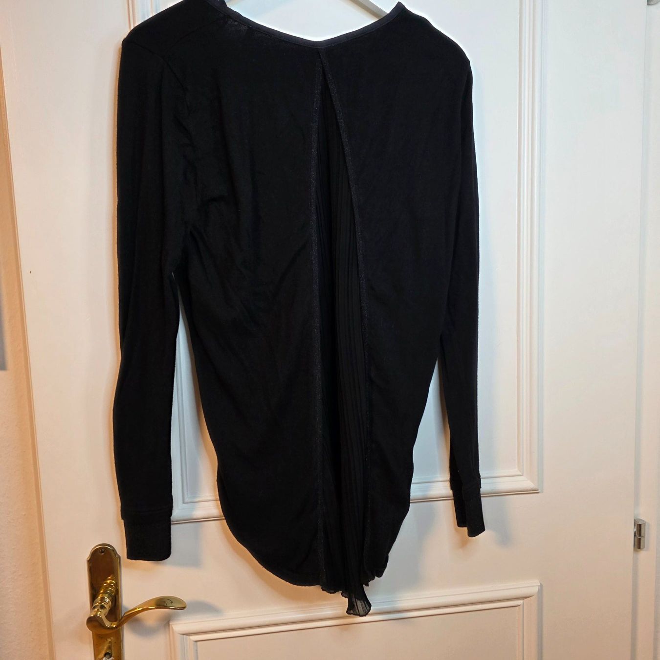 Guess Camicette: GUESS Damenbluse schwarz asymmetrisch M – Usato da Wald ZH venduto da CapLux 4